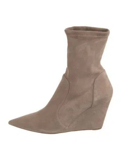 Pre-owned Stuart Weitzman Suede In Neutral