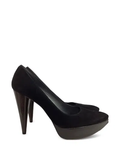 Pre-owned Stuart Weitzman Suede Pumps In Black