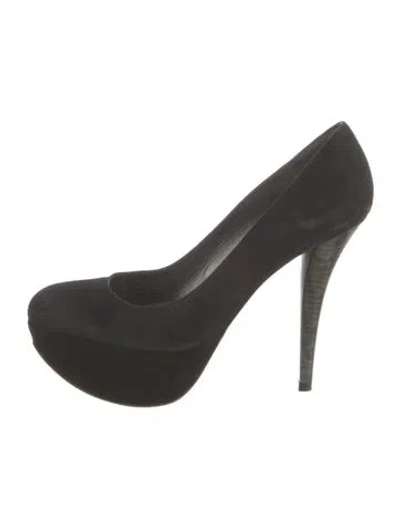 Pre-owned Stuart Weitzman Suede Pumps In Black