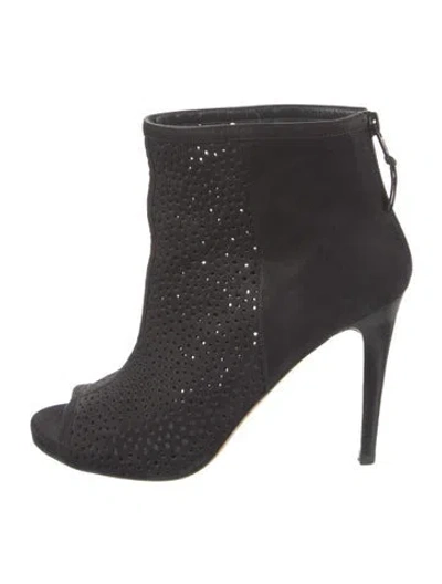 Pre-owned Stuart Weitzman Suede Pumps In Black