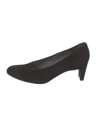 Pre-owned Stuart Weitzman Suede Pumps In Black