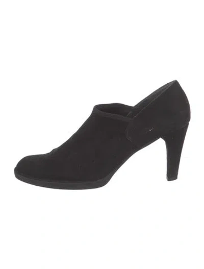 Pre-owned Stuart Weitzman Suede Pumps In Black