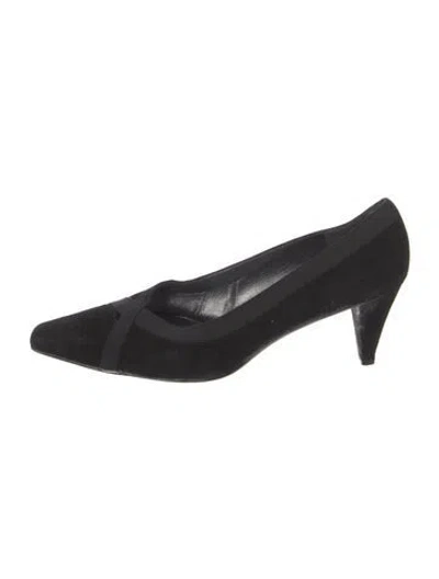 Pre-owned Stuart Weitzman Suede Pumps In Black