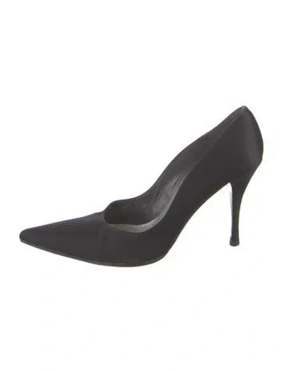 Pre-owned Stuart Weitzman Suede Pumps In Black