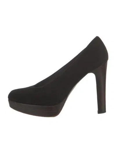 Pre-owned Stuart Weitzman Suede Pumps In Black