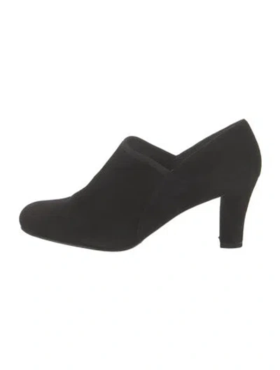 Pre-owned Stuart Weitzman Suede Pumps In Black