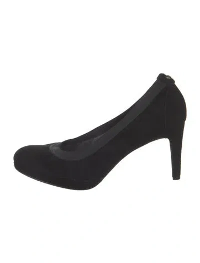 Pre-owned Stuart Weitzman Suede Pumps In Black