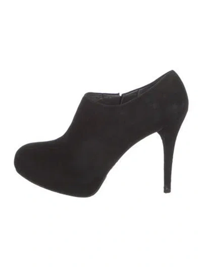 Pre-owned Stuart Weitzman Suede Pumps In Black