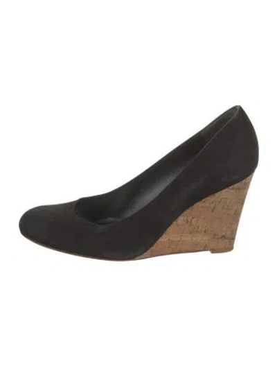 Pre-owned Stuart Weitzman Suede Pumps In Black