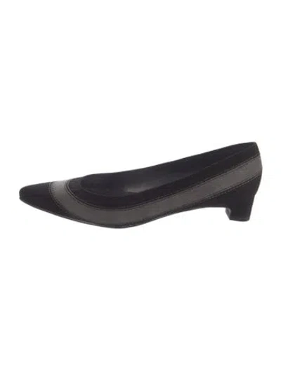 Pre-owned Stuart Weitzman Suede Pumps In Black
