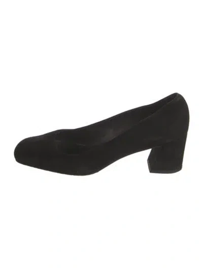 Pre-owned Stuart Weitzman Suede Pumps In Black