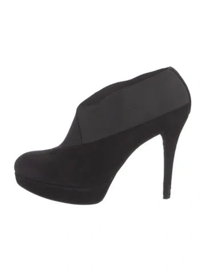 Pre-owned Stuart Weitzman Suede Pumps In Black