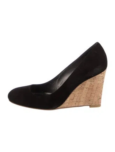 Pre-owned Stuart Weitzman Suede Pumps In Black
