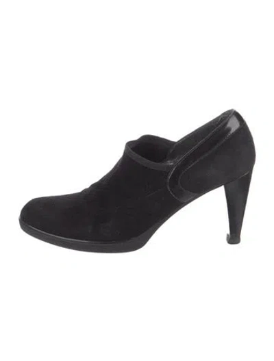 Pre-owned Stuart Weitzman Suede Pumps In Black