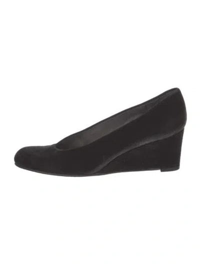 Pre-owned Stuart Weitzman Suede Pumps In Black