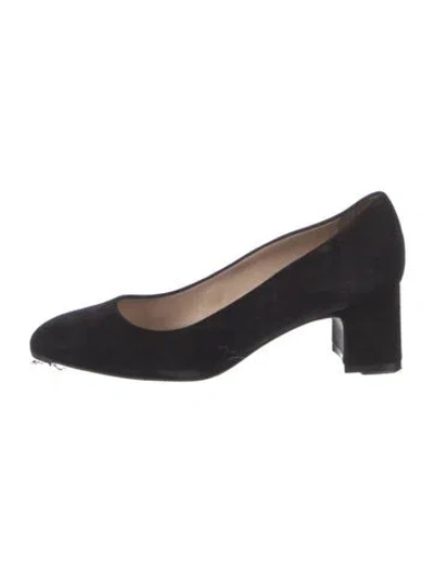 Pre-owned Stuart Weitzman Suede Pumps In Black