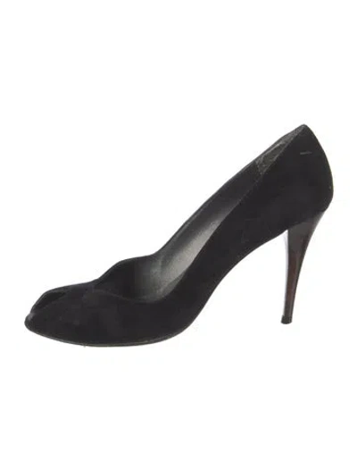 Pre-owned Stuart Weitzman Suede Pumps In Black