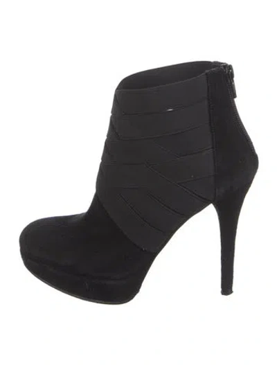 Pre-owned Stuart Weitzman Suede Pumps In Black