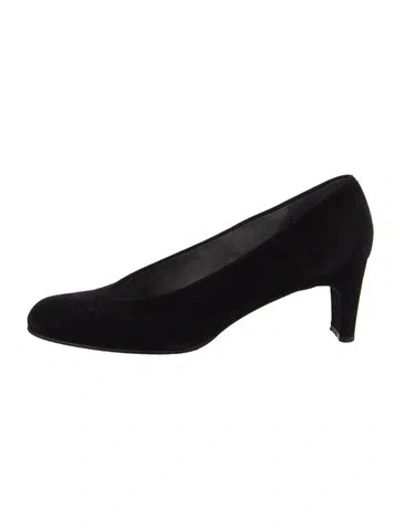 Pre-owned Stuart Weitzman Suede Pumps In Black