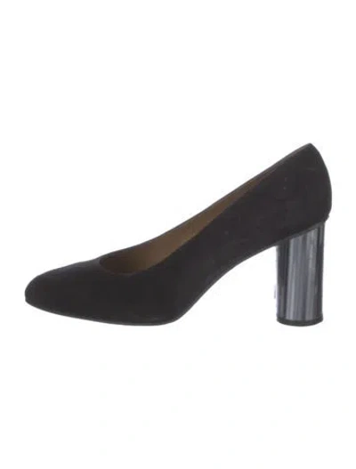 Pre-owned Stuart Weitzman Suede Pumps In Black