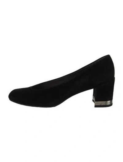 Pre-owned Stuart Weitzman Suede Pumps In Black