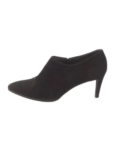 Pre-owned Stuart Weitzman Suede Pumps In Black