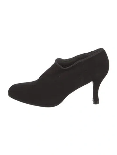 Pre-owned Stuart Weitzman Suede Pumps In Black