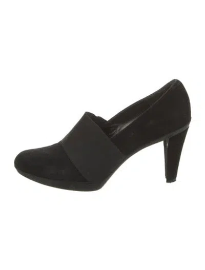 Pre-owned Stuart Weitzman Suede Pumps In Black