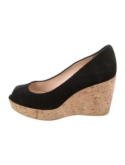 Pre-owned Stuart Weitzman Suede Pumps In Black