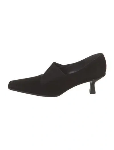 Pre-owned Stuart Weitzman Suede Pumps In Black