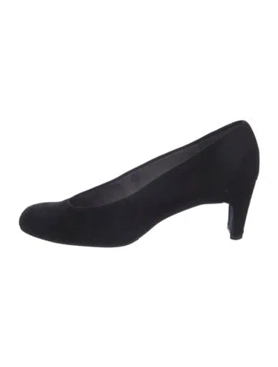 Pre-owned Stuart Weitzman Suede Pumps In Black