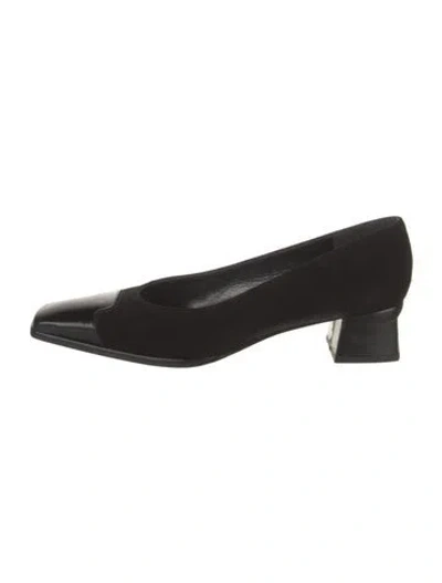 Pre-owned Stuart Weitzman Suede Pumps In Black
