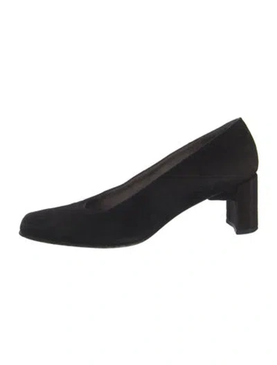 Pre-owned Stuart Weitzman Suede Pumps In Black