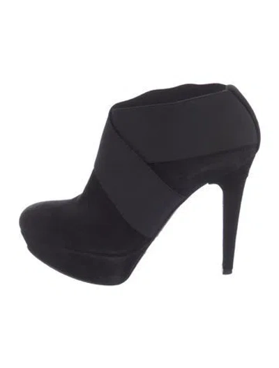 Pre-owned Stuart Weitzman Suede Pumps In Black