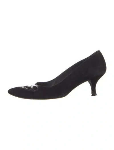 Pre-owned Stuart Weitzman Suede Pumps In Black