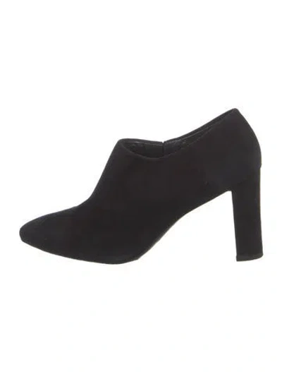 Pre-owned Stuart Weitzman Suede Pumps In Black