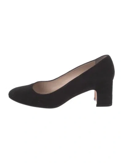 Pre-owned Stuart Weitzman Suede Pumps In Black