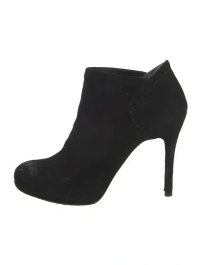 Pre-owned Stuart Weitzman Suede Pumps In Black
