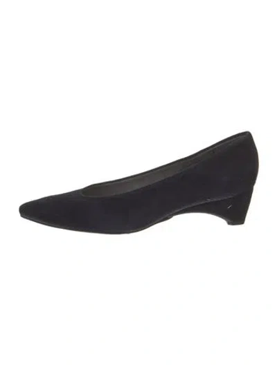 Pre-owned Stuart Weitzman Suede Pumps In Blue