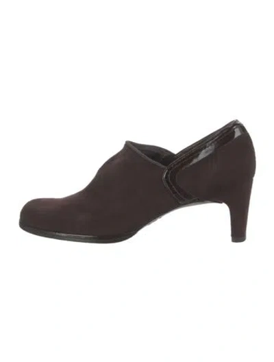 Pre-owned Stuart Weitzman Suede Pumps In Brown