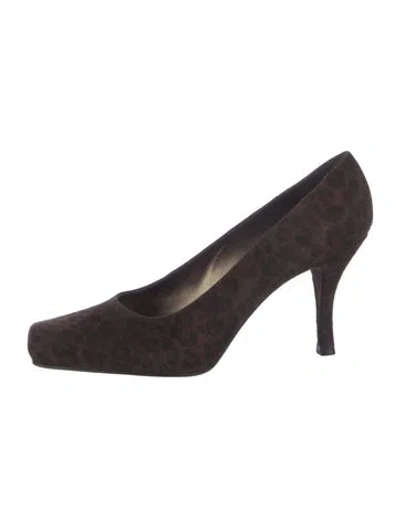 Pre-owned Stuart Weitzman Suede Pumps In Brown