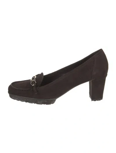 Pre-owned Stuart Weitzman Suede Pumps In Brown