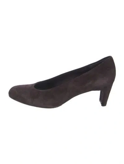 Pre-owned Stuart Weitzman Suede Pumps In Brown