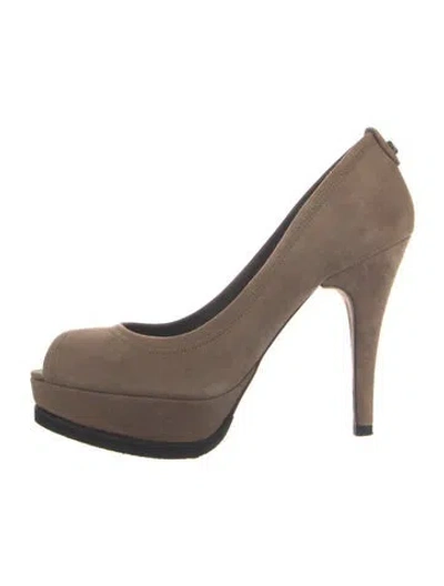 Pre-owned Stuart Weitzman Suede Pumps In Brown