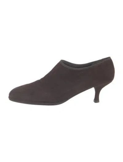 Pre-owned Stuart Weitzman Suede Pumps In Brown