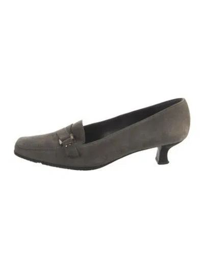 Pre-owned Stuart Weitzman Suede Pumps In Gray