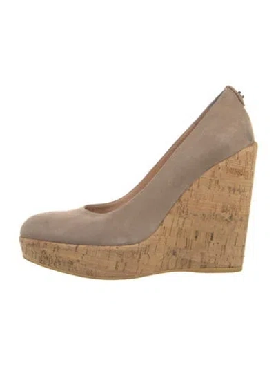 Pre-owned Stuart Weitzman Suede Pumps In Gray