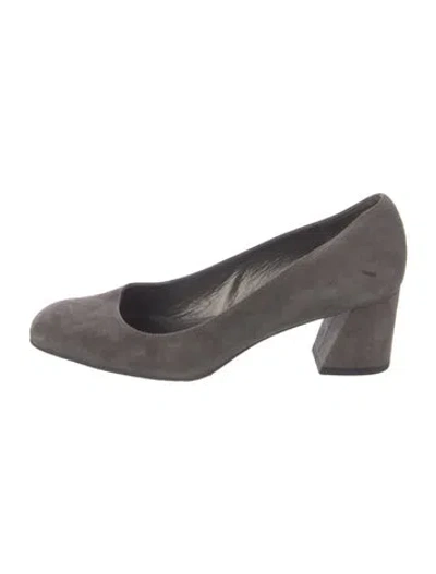 Pre-owned Stuart Weitzman Suede Pumps In Gray