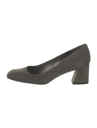 Pre-owned Stuart Weitzman Suede Pumps In Gray