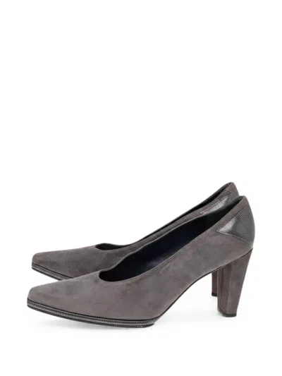 Pre-owned Stuart Weitzman Suede Pumps In Gray